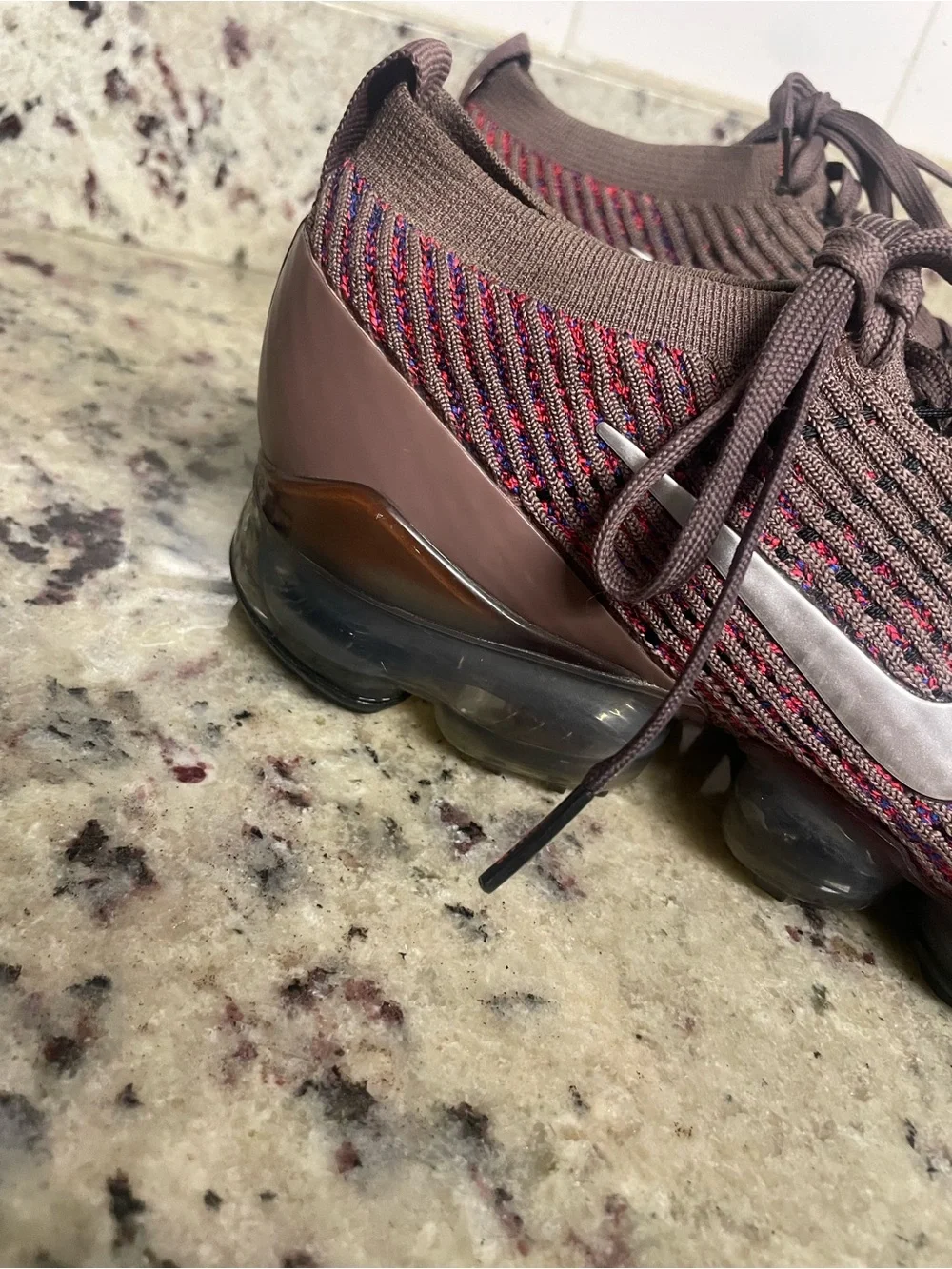 Nike Woman’s VaporMax Flyknit sneaker shoes Maroon Accents plum Eclipse  9.5